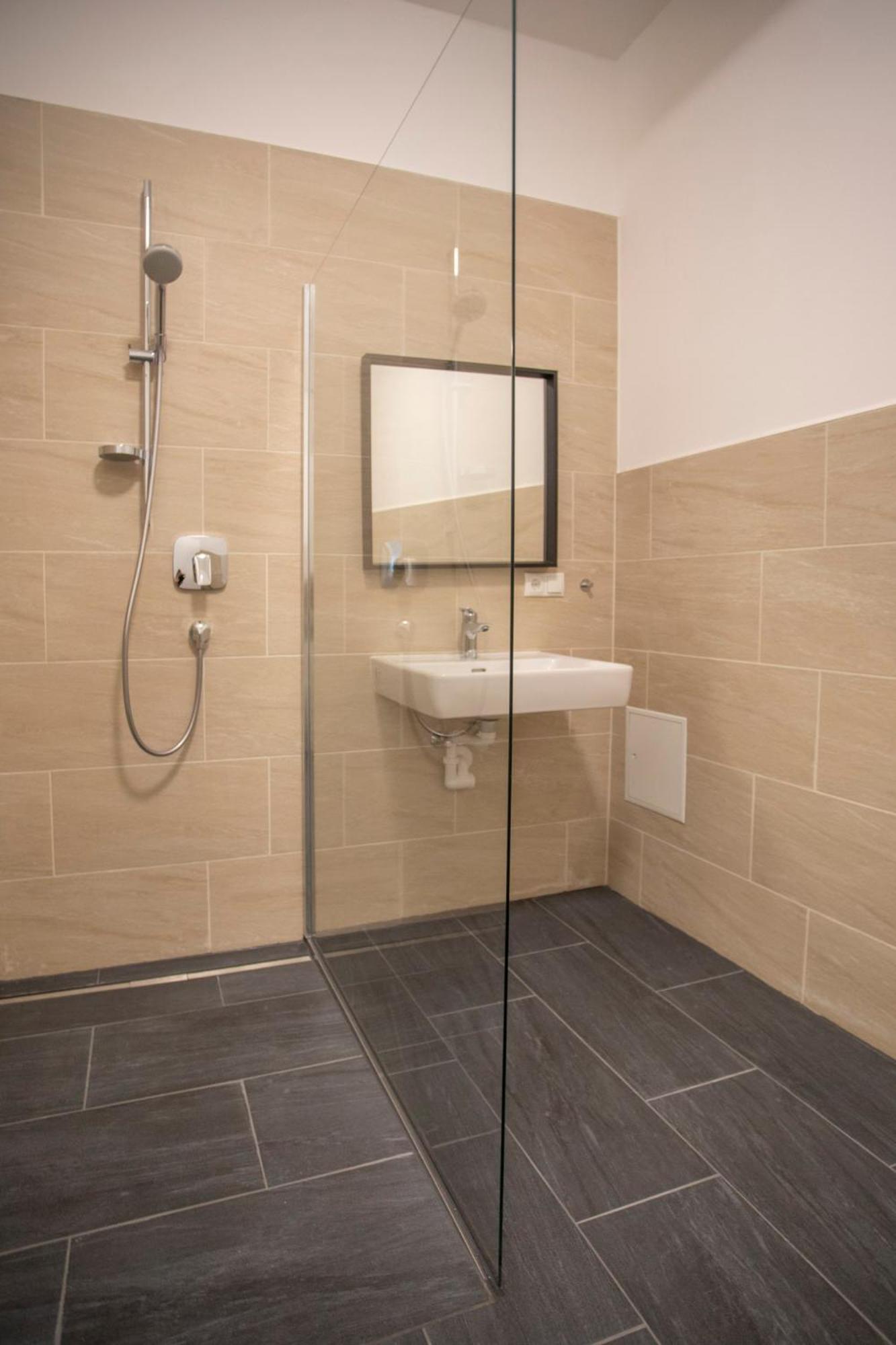Innsbruck Urban Apartment I No Stairs I 24H Contactless Check-In Exterior photo
